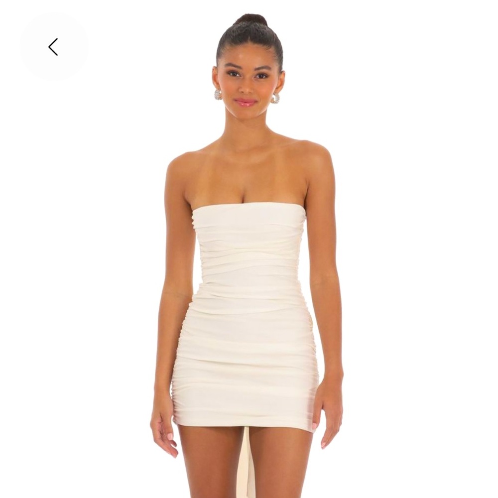 LUCY IN THE SKY DRESS
PERFECT FOR HOMECOMING
NEW WITH TAGS
NEVER WORN